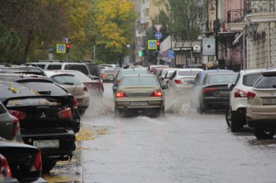 Сильный ливень, гроза и потоп: в ближайшие часы погода в Ростове резко ухудшится