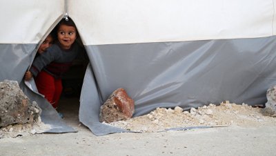Гуманитарный коридор из зоны деэскалации "Идлиб" в Сирии возобновил работу