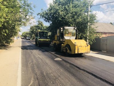 Ростовская администрация пообещала закончить ремонт одной из улиц раньше срока