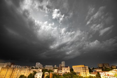 Дожди, гроза и ветер: в ближайшие два дня в Ростове резко ухудшится погода