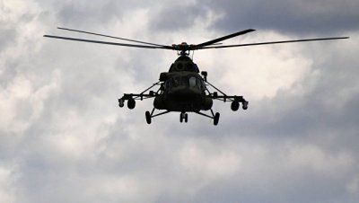 В Таджикистане три вертолета вылетели на помощь альпинистам