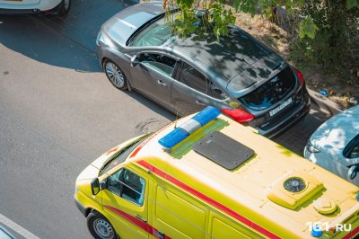 В центре Ростова мужчина умер за рулем собственного автомобиля