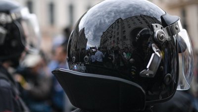 В Москве на несанкционированной акции пострадал полицейский