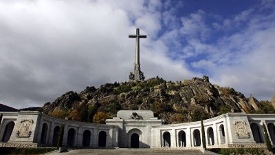 Верховный суд Испании отказался приостановить эксгумацию останков Франко