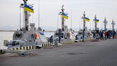 Украина готовится снова провести корабли своих ВМС через Керченский пролив