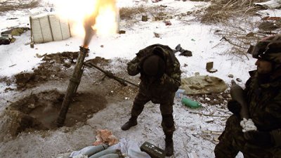 Украинские силовики 19 раз за сутки нарушили перемирие, заявили в ДНР