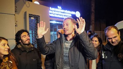 В Турции освободили австрийского журналиста, подозреваемого в терроризме