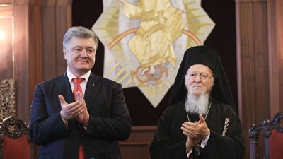 Порошенко пожелал украинцам на Рождество "долгожданного мира"