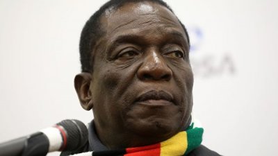 Президент Зимбабве "крайне огорчен" из-за протестов в стране