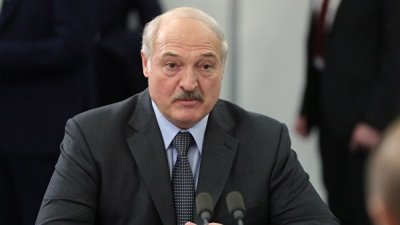 Лукашенко пообещал Путину не поставлять в Россию плохую водку и закуску