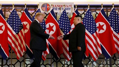 Трамп заявил, что это честь находиться на встрече с Ким Чен Ыном