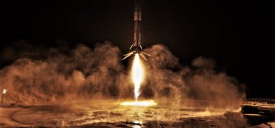 SpaceX впервые запустила пилотируемый корабль Crew Dragon к МКС