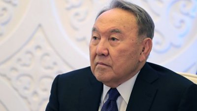 Назарбаев пошутил о мужчинах, недовольных тратами женщин и правительства