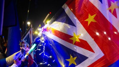 Никто не хочет наказывать Британию из-за Brexit, считают в Париже