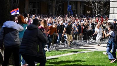 МИД обеспокоен попытками оппозиционеров спровоцировать насилие в Белграде
