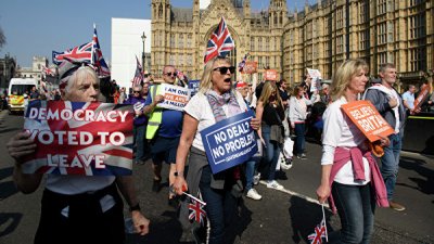 Около британского парламента проходит акция в поддержку Brexit