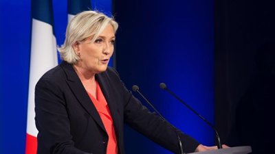 Марин Ле Пен поставила президенту Франции ультиматум, пишут СМИ