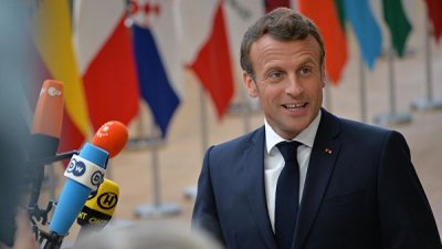 Макрон хочет созвать саммит в "нормандском формате", заявила посол Франции