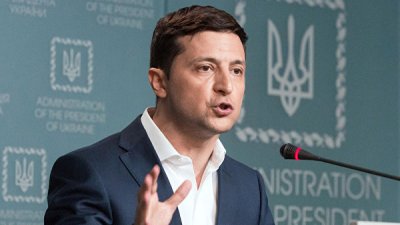 Зеленский обвинил Порошенко в нежелании завершить войну