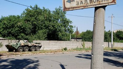 В ЛНР заявили о размещении силовиками военной техники близ школы в Донбассе