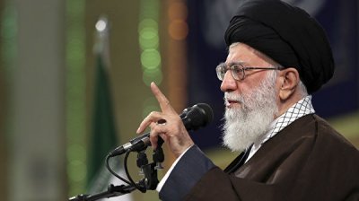 Хаменеи призвал мусульман противодействовать "сделке века" США по Палестине