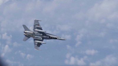 В НАТО объяснили сближение истребителя F-18 с самолетом Шойгу