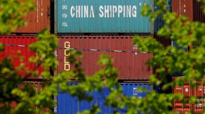 Власти США документально оформили повышение пошлин на товары из Китая