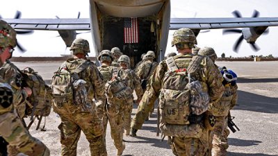 США на треть уменьшат число военных в Афганистане после сделки с талибами