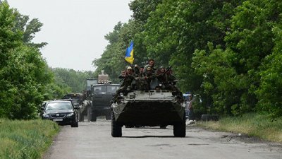 В ЛНР обвинили силовиков в размещении техники вблизи жилых домов в Донбассе