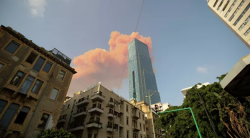 В Бейруте при мощном взрыве погибли десять человек
