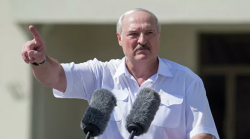 "Войска развернуты". Лукашенко предупредил об активности НАТО у границ