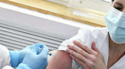 ЕС не позволит Венгрии применять российскую вакцину от коронавируса