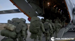 Двенадцать самолетов с российскими миротворцами приземлились в Армении