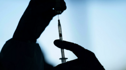 Иран объяснил запрет на импорт вакцин от COVID-19 из США и Британии