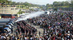 Полиция Мьянмы разогнала протестовавших против госпереворота студентов