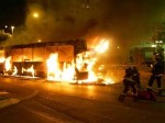 Хулиганы отметили годовщину беспорядков поджогами в предместье Парижа