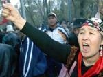 Киргизская оппозиция хочет взять на содержание родственников президента