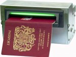 Британские журналисты взломали чип биометрического паспорта