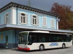 В Казахстане автобус врезался в жилой дом