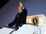 В честь приезда Буша посольство США в Таллине забросали петардами