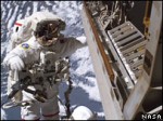 Астронавты починили батареи на МКС