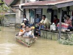 Наводнения в Индонезии унесли жизни около 500 человек
