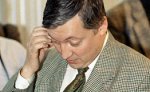 Анатолий Карпов выиграл в Давосе в шахматы у газеты "Файнэншл Таймс"