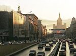 На российских дорогах депутатов узнают по трем буквам на машине
