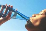 В 2006 году рынок упакованных вод вырос на 17% и составил 1, 44 млрд проданных литров