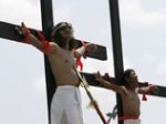 Семеро филиппинских верующих распяли себя на крестах в Страстную Пятницу