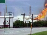 Молния зажгла нефтеперерабатывающий завод в Оклахоме