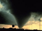 Число жертв торнадо в Канзасе достигло девяти
