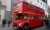 В Великобритании перевернулся двухэтажный автобус, есть пострадавшие