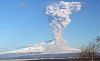 Камчатский вулкан Шивелуч выбрасывает пепел на высоту до 6 километров